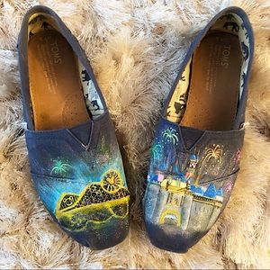 🏰 TOMS Handpainted Disney Flats